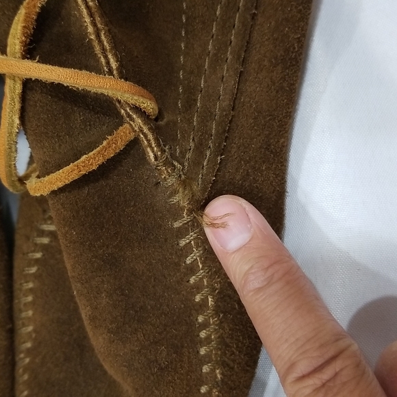 Minnetonka - Womens brown shoes. Size 5 - Picture 7 of 8